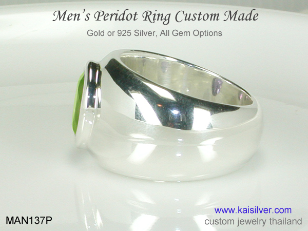 men's ring with peridot gemstone